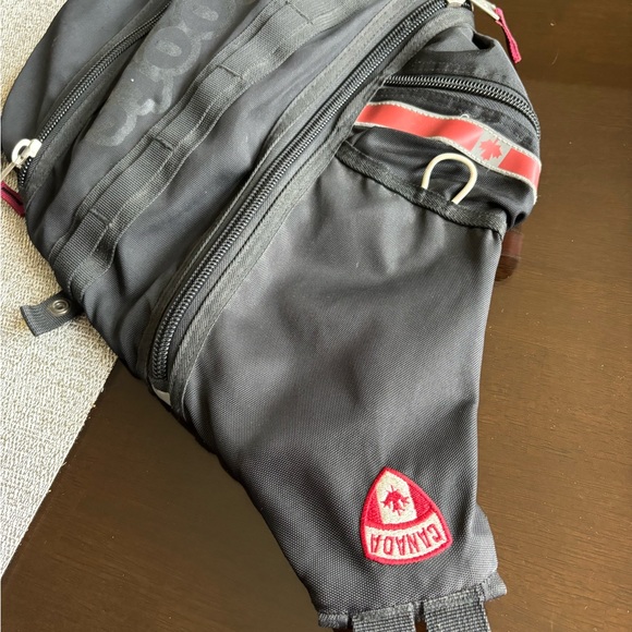 Sling bag, crossbody, backpack, perfect for hiking - Picture 2 of 6